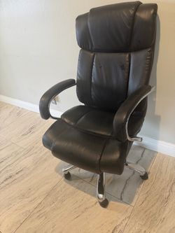 Black Office chair
