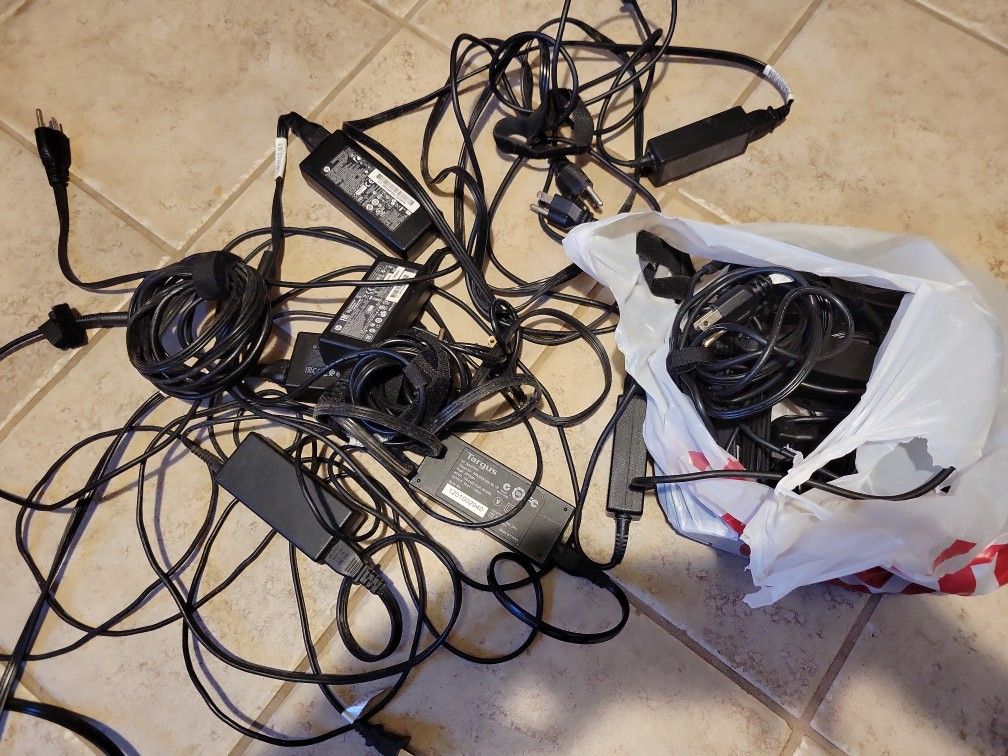 Laptop Power Adapters 12