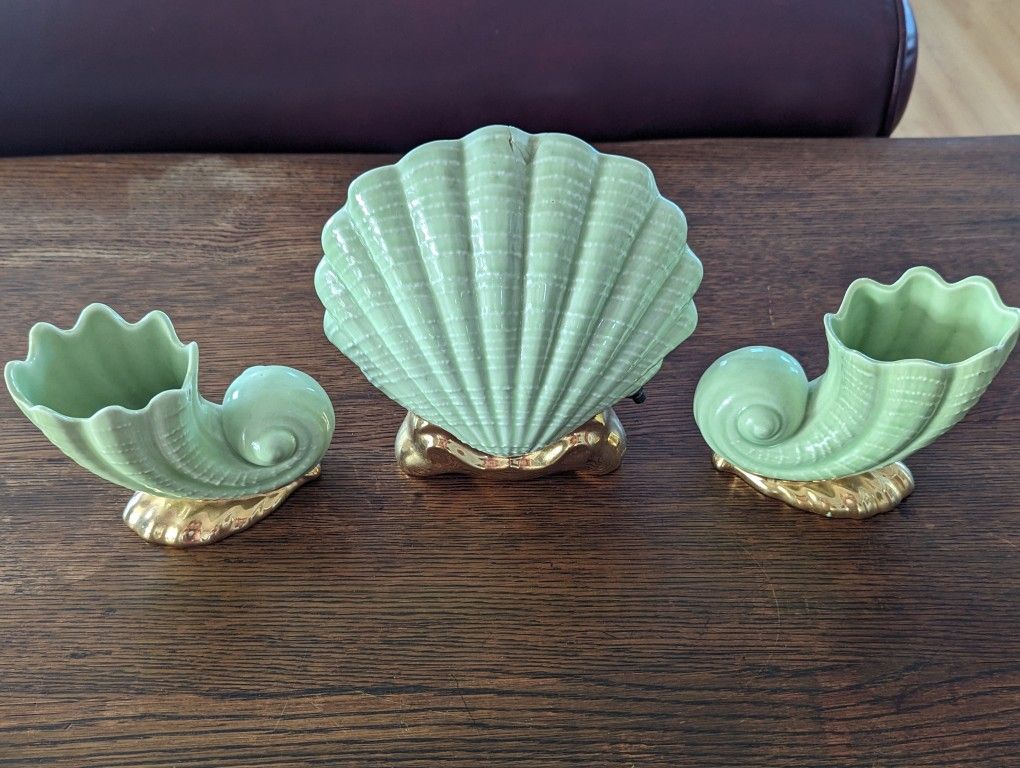 1950s Vintage Sea Shell Table Lamp With Matching Shell Vases