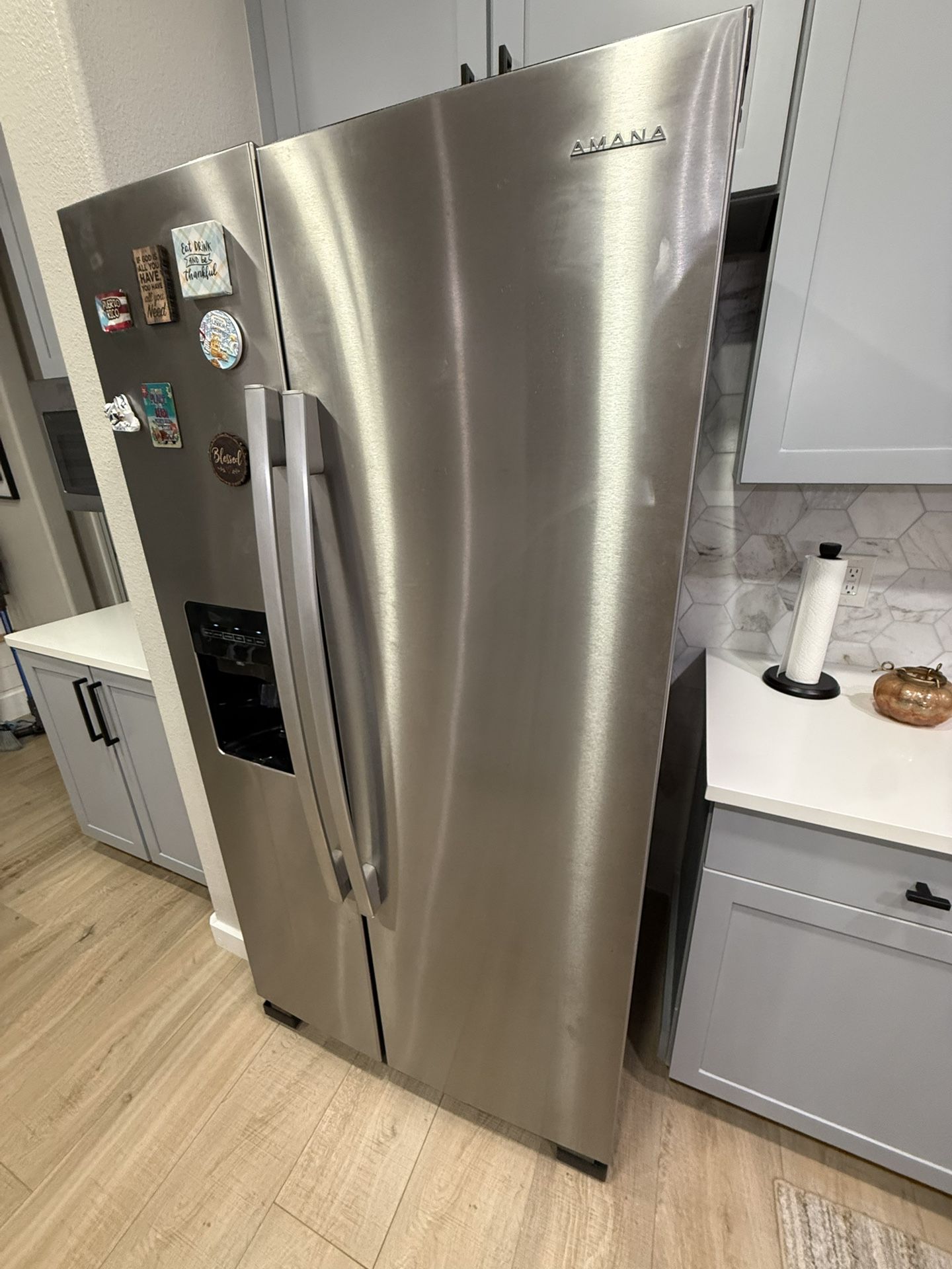 Amana Fridge Like New