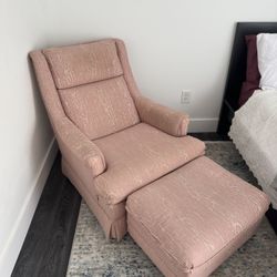 Chair W/ Ottoman 