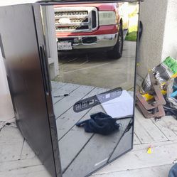 Wine enthusiast wine cooler 18 bottle