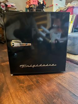 Mini fridge