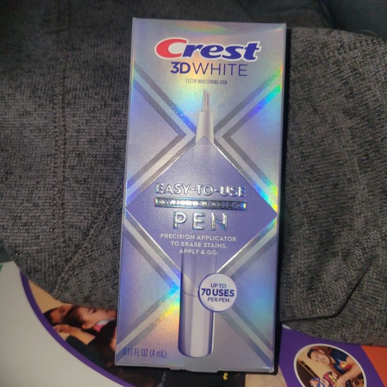 Crest 3DWhite Easy-To-Use Whitening Gel Pen Upto 70 Uses, 1 Count For $18