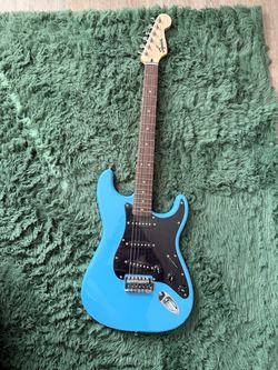 Squier Sonic Stratocaster Electric Guitar – California Blue – Excellent Condition
