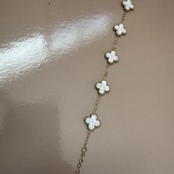 White Flower Bracelet 