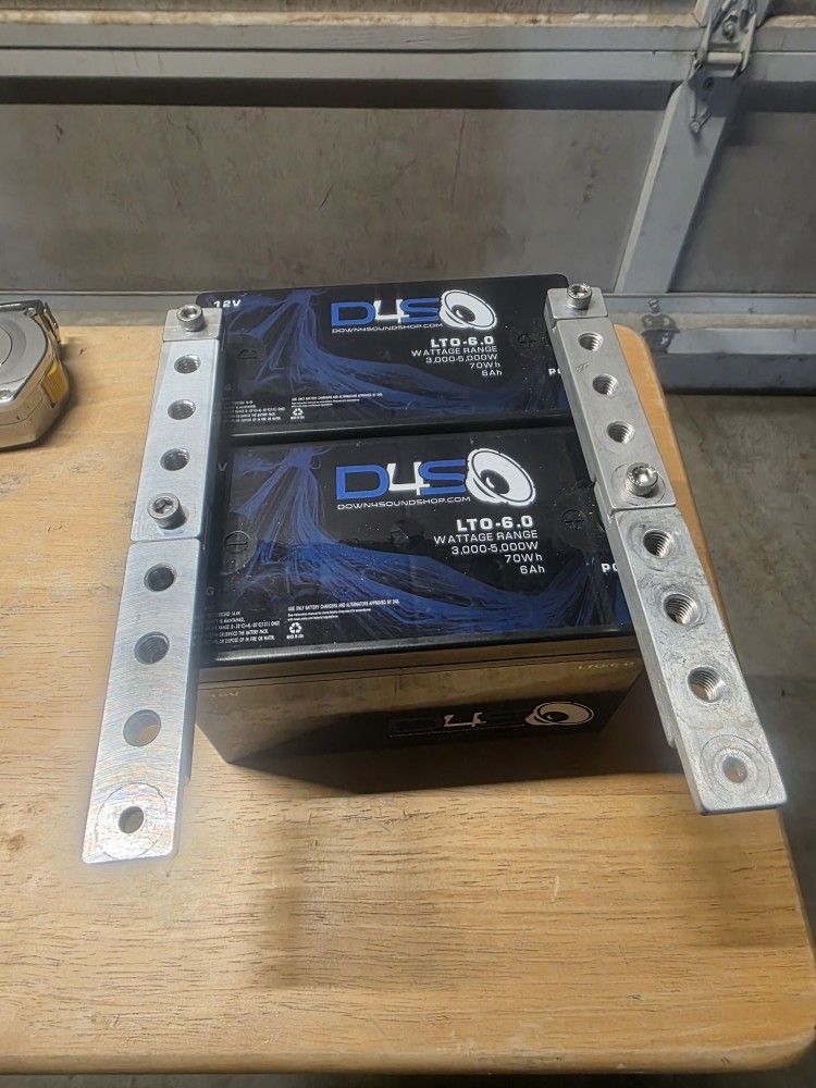 Lto Car Audio Bayteries W/buss Bars And Charger