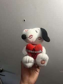 Hallmark Valentines Smooching Snoopy A Smooch For You 
