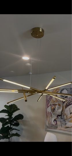 Modern starburst light dining room