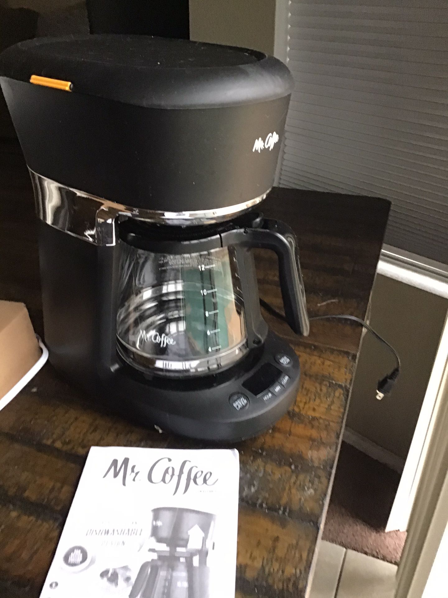 Mr coffee 12 cup coffee maker in excellent condition open box never used in original