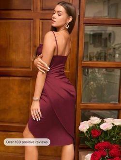 Vestido de cóctel de satén color guinda Talla XS $20 Como nuevo