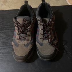 Size 11 Men Hiking Boots ( New )