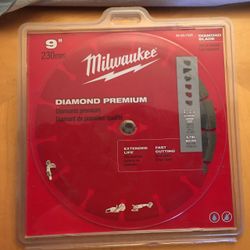 NEW Milwaukee DIAMOND MAX All-Purpose Segmented Turbo Diamond Blade (such as model 49-93-9009. Designed for cutting concrete, brick, stone, masonry,