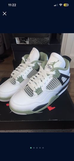 Women’s Jordan 4s