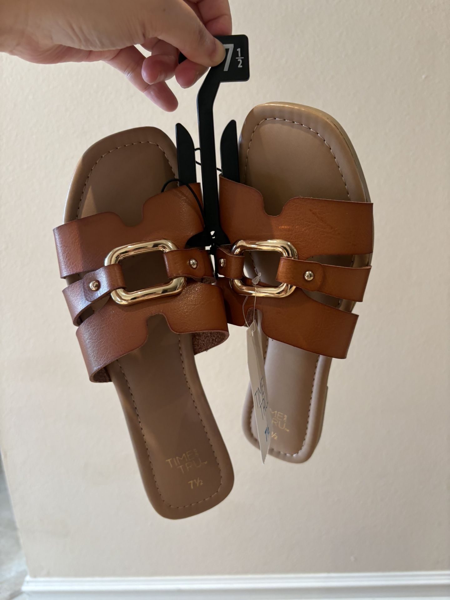 Time and Tru Women's embellished slide. Size 7.5. Color: cognac.