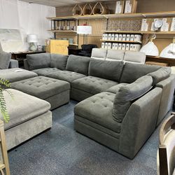 Thomasville Tisdale, Six Piece Modular Sectional Couch