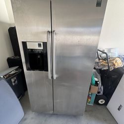 Refrigerator 