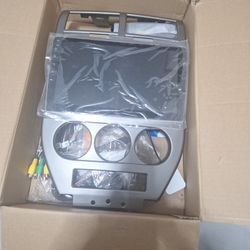 Touch Screen Stereo-(Jeep Patriot)