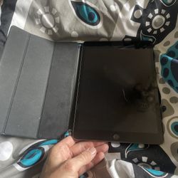 iPad 9th Generation Perfect Condition With Case 