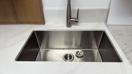Kitchen sink undermount stainless