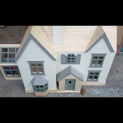 Doll House 
