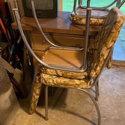 Tiny Table And 3 Chairs