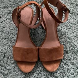 Madewell The Claudia Sandal in Suede