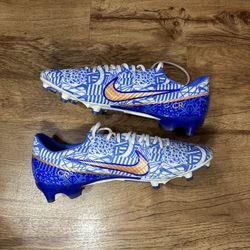Nike Men s Zoom Mercurial Vapor 15 Academy CR7 FG MG White for Sale in Edinburg TX OfferUp