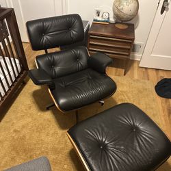 Eames Lounge chair