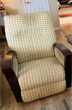 FREE Lazy boy recliner