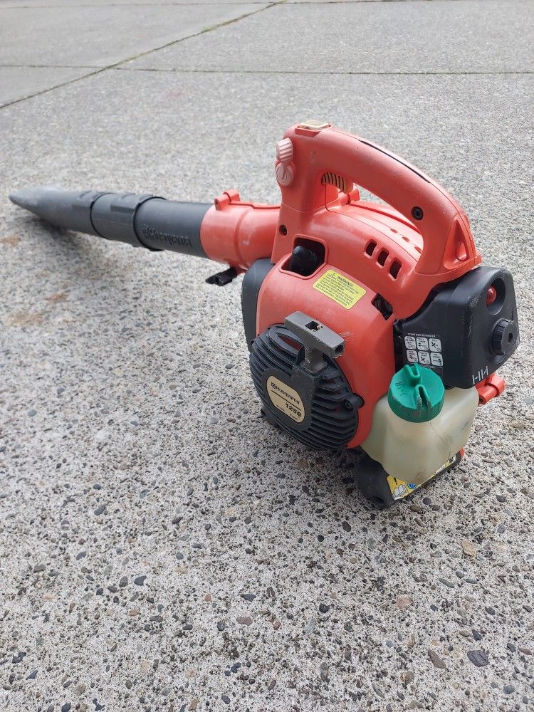 Husqvarna 125B Leaf Blower