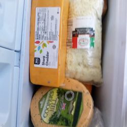Cheese Cheede5lbs, Mozzarella 20lbs, Point Raise Farmstead, Somedale, Mozzarella 20 Lbs, Pitit Basque 5lbs,Fontal 5lbs, Smoked Mozzarella 5lhs