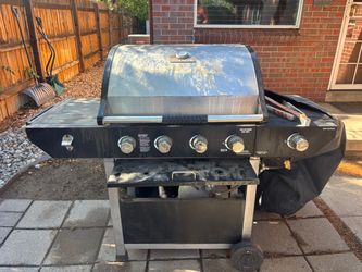 Grill + utensils