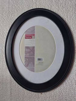New oval picture frame