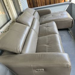 RECLINING SOFA IN GOOD CONDITION 