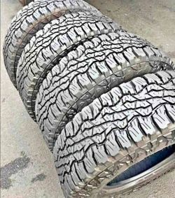🎖275 70 18 Goodyear tires Con 80% de Vida Las 4