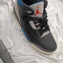 JORDAN 3 RETRO (SIZE 12)