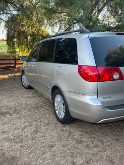 Toyota sienna limited