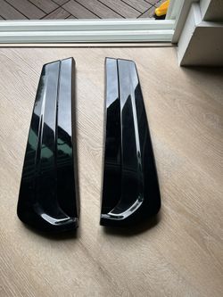 Chevrolet Suburban Black Molding