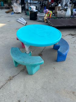 Kids picnic table