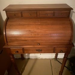 VINTAGE TELL CITY MAPLE ROLL-TOP DESK