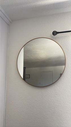 Gold circle mirror