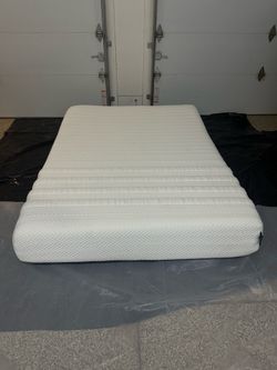 Queen Memory Foam Mattress