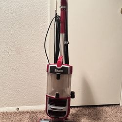 Shark Vacuum Cleaner – Powerful Suction, Excellent Working Condition