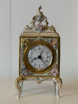 Vintage German Porcelain Mantel Clock – Hand-Painted Floral, “Reine Handarbeit