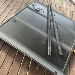 UNDERCOVER ULTRA FLEX HARD FOLDING TONNEAU COVER