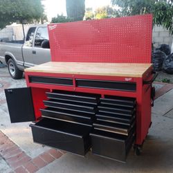 Milwaukee Tools Box Workbench Excellent Condition 
