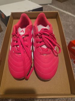 Kids soccer cleats