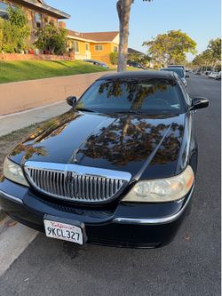 2004 Lincoln town car