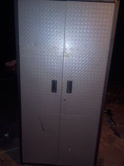 Metal cabinet